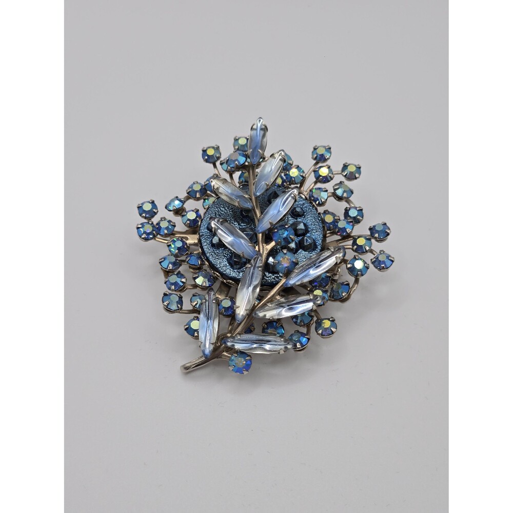 Signed Judy Lee Vintage Brooch